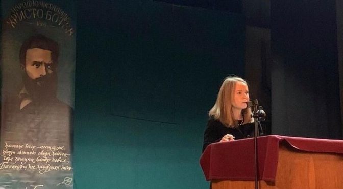 Дани Каназирева: За Ботев с почит и преклонение!