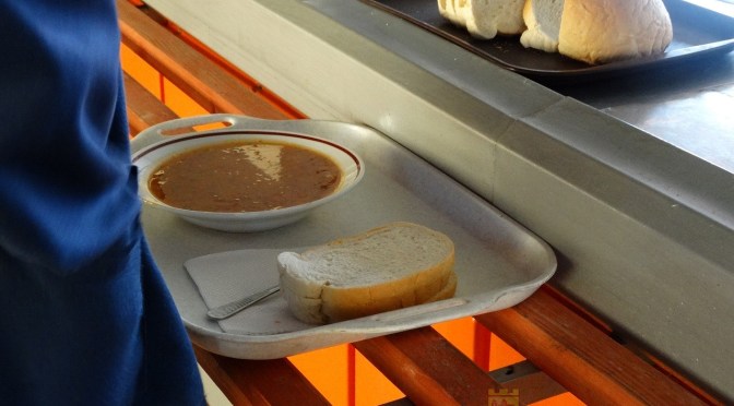 Дейностите по осигуряване на топъл обяд в Асеновград продължават