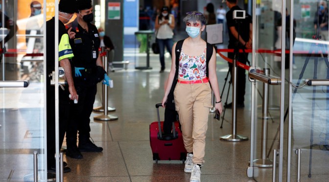 Италия забранява използването на багажниците в самолетните салони